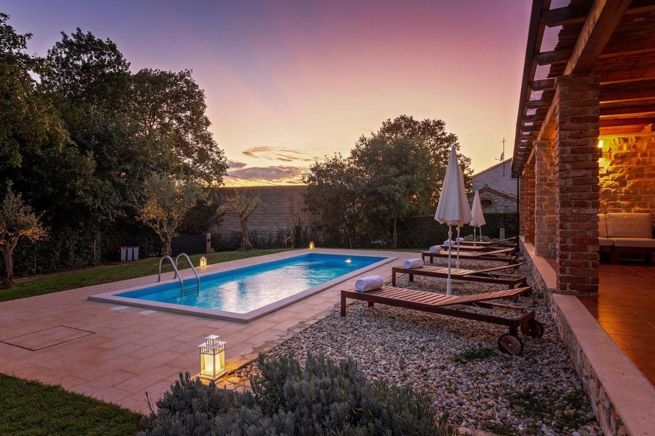 Grebac Vila Kaštelir Exterior foto