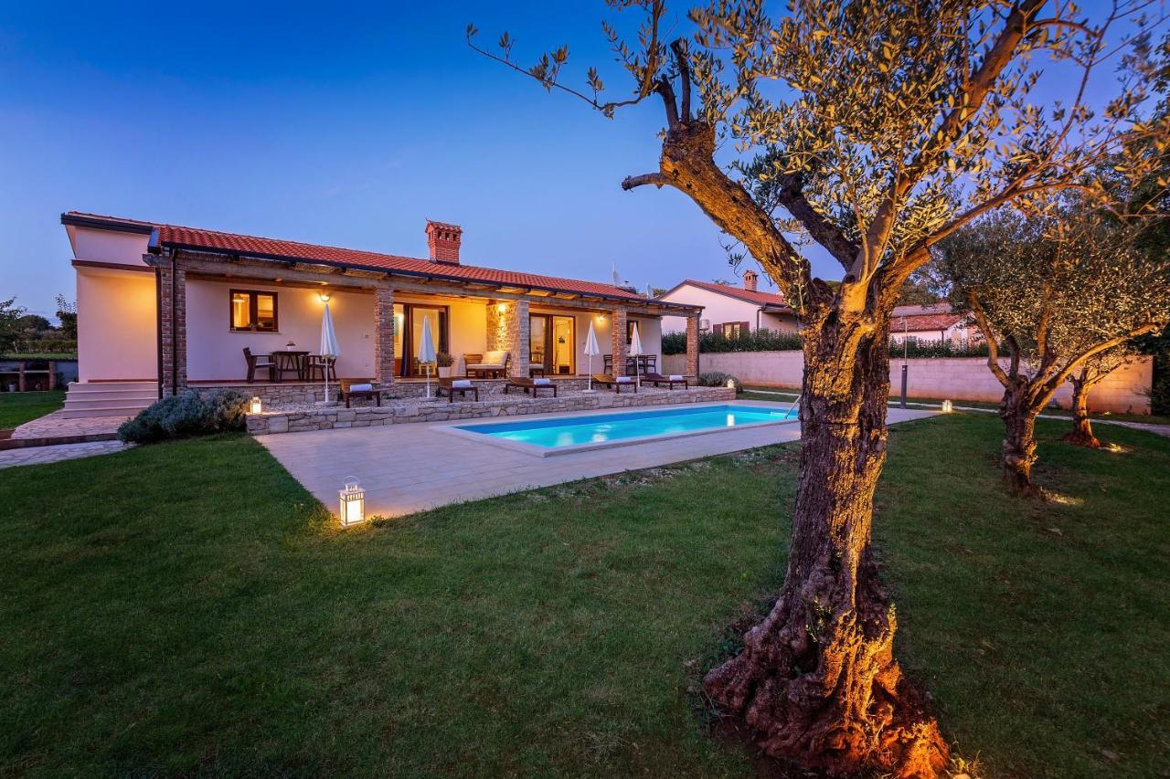 Grebac Vila Kaštelir Exterior foto