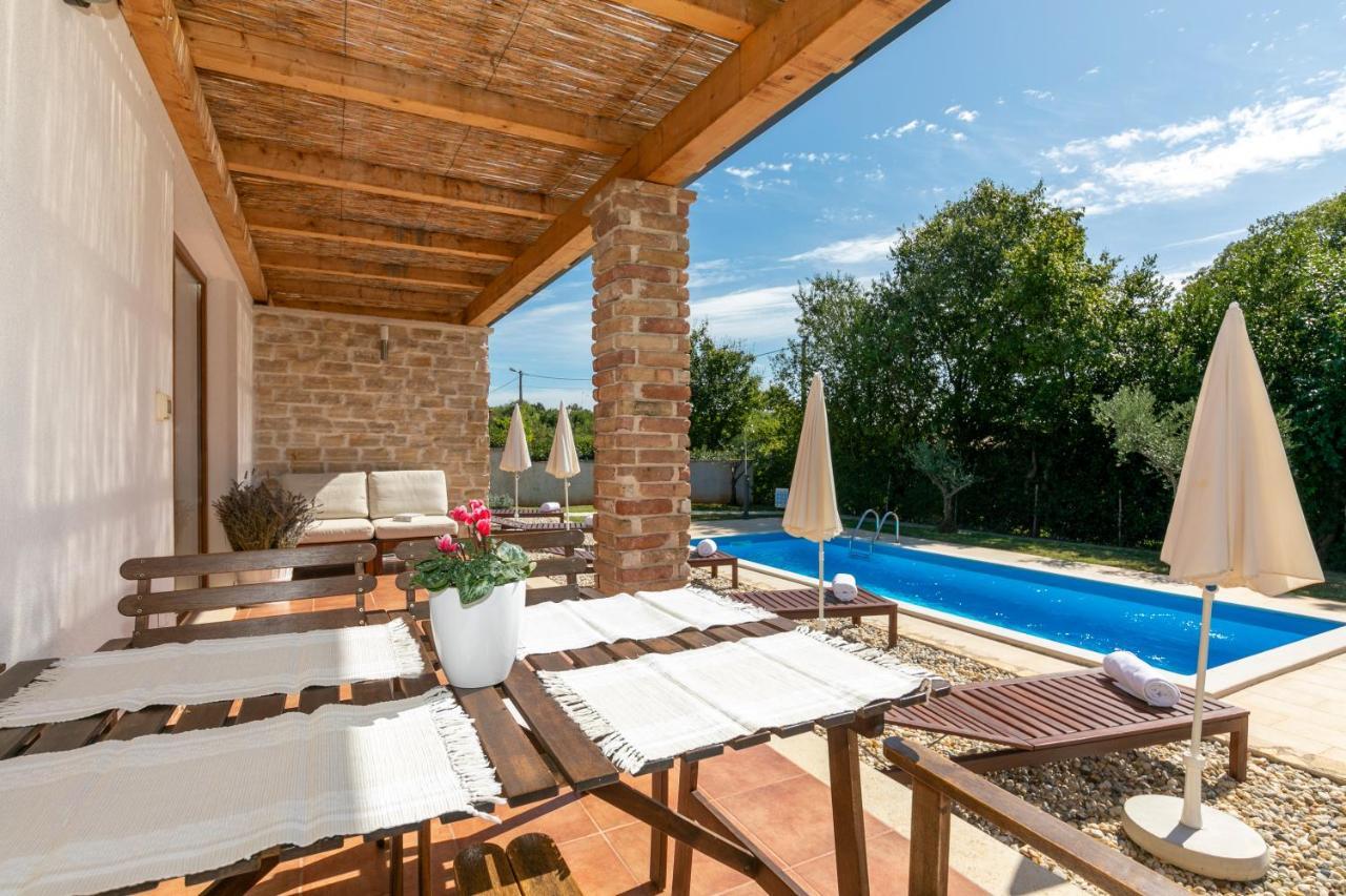 Grebac Vila Kaštelir Exterior foto
